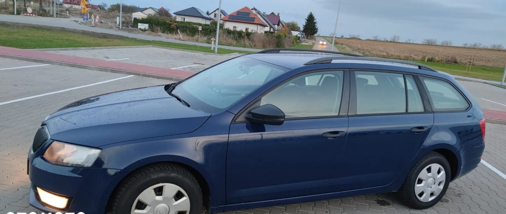 Skoda Octavia cena 26900 przebieg: 294000, rok produkcji 2013 z Koszalin małe 379